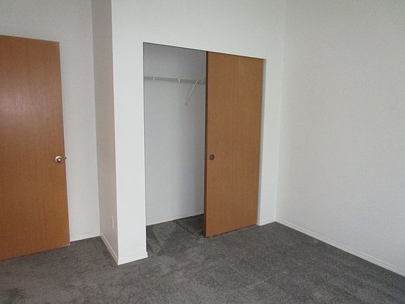 4th image of 11409 3rd Avenue Ct E