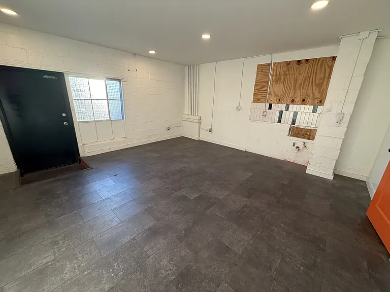 1160 Homestead St #1 — Photo 9