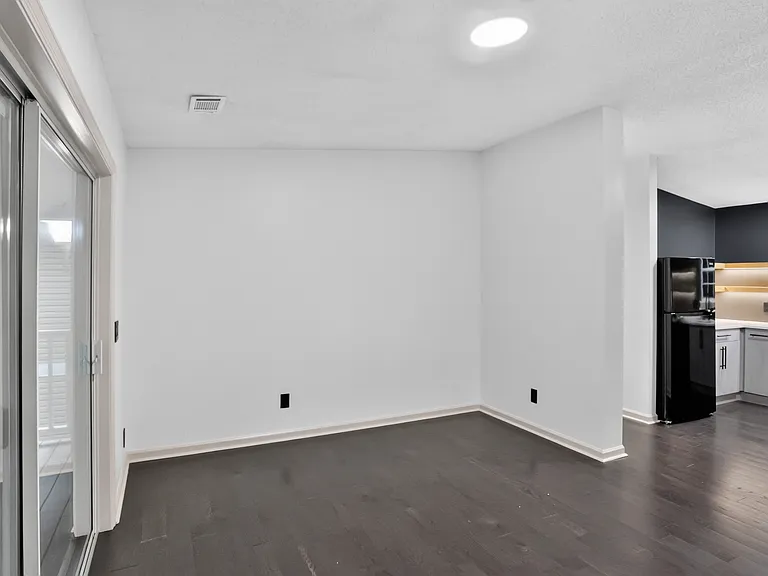 507 Emory Cir #B — Photo 10