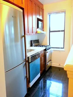 Rented by Manhattan Connection | media 33