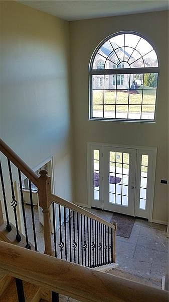 2nd image of 281 Palomino Dr