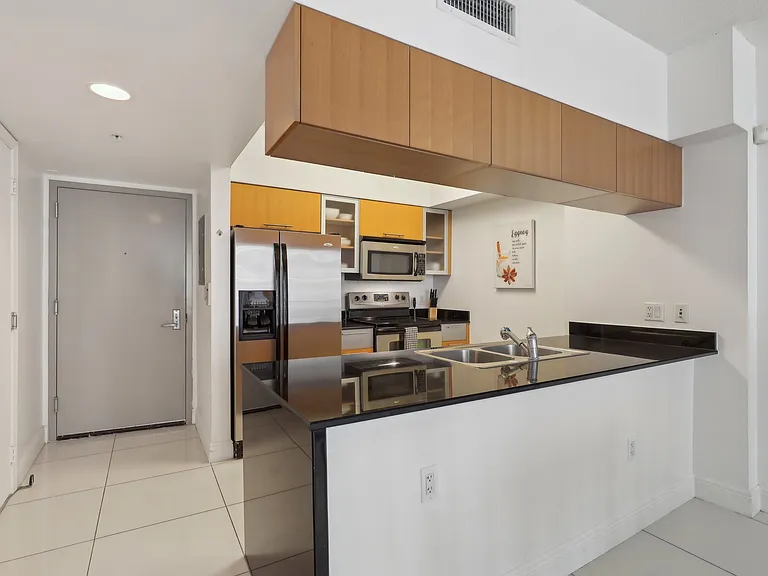 1700 N Bayshore Dr #2805 — Photo 18