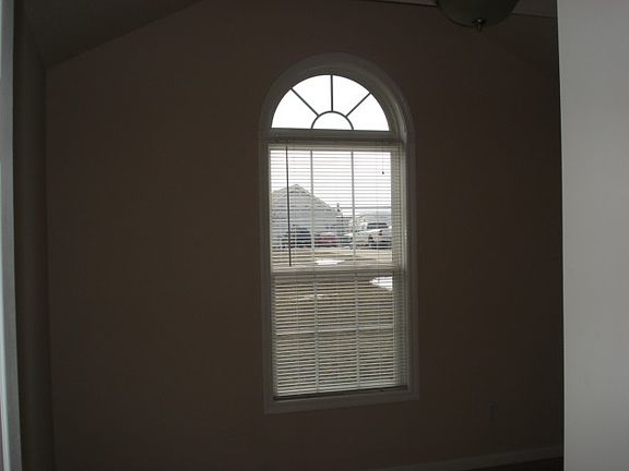 4th image of 29 Black Hills Ct