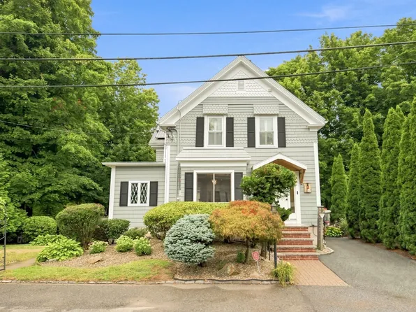 8 Charles St, Stoneham, MA 02180