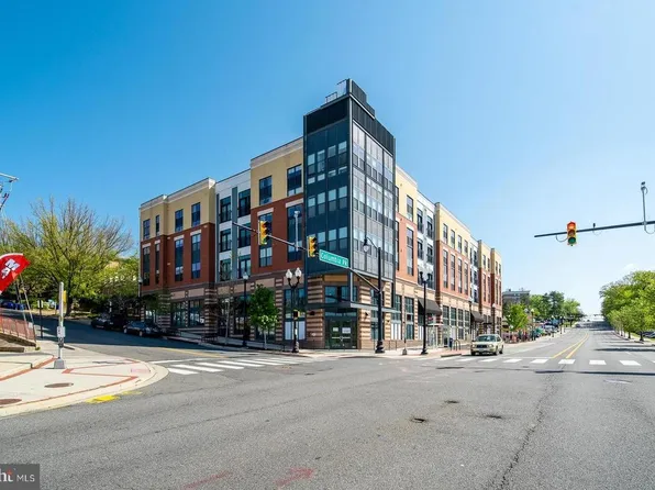 989 Buchanan St #302, Arlington, VA 22204