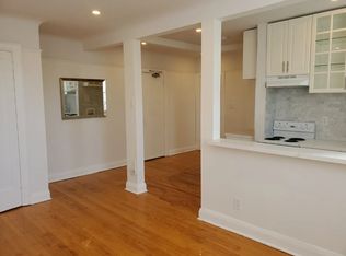 404 Spadina Rd #203, Toronto, ON M5P 2W2