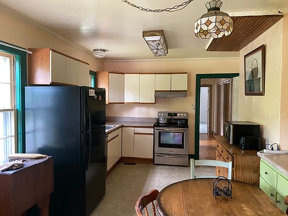 Eat In Kitchen - Furnished