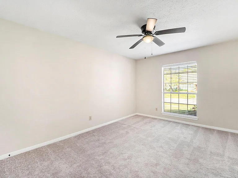 15214 Park Estates Ln — Photo 15