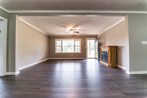 4th image of 19426 Greenbriar Dr