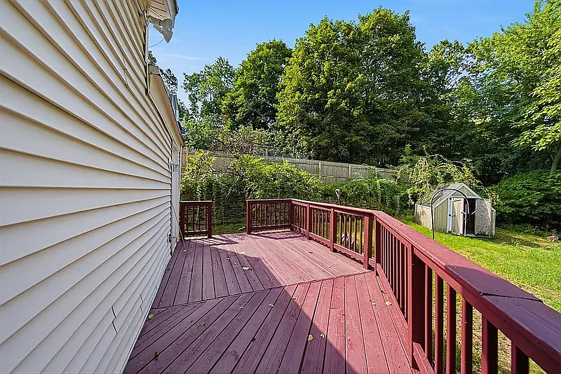 3 bed, 864 sqft, $2,499 — Photo 3