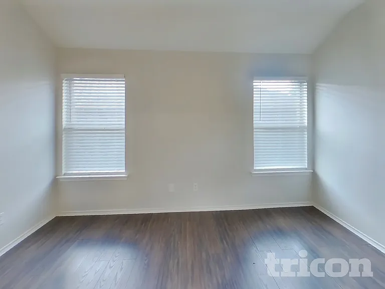 1630 Emily Ln — Photo 6