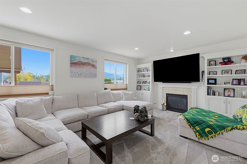 5th image of 3214 Phillips Avenue