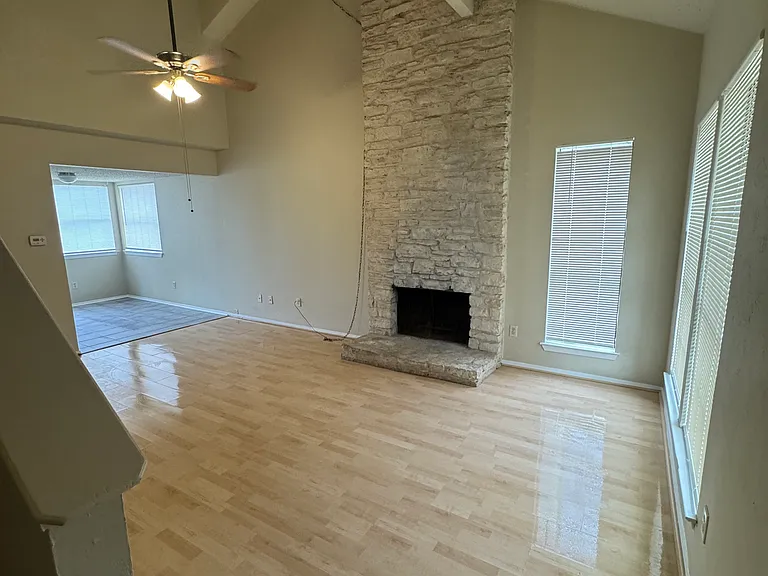 8802 Clearbrook Trl — Photo 5
