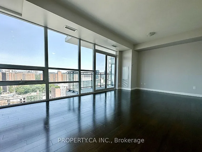 460 Adelaide St E #1821 — Photo 6