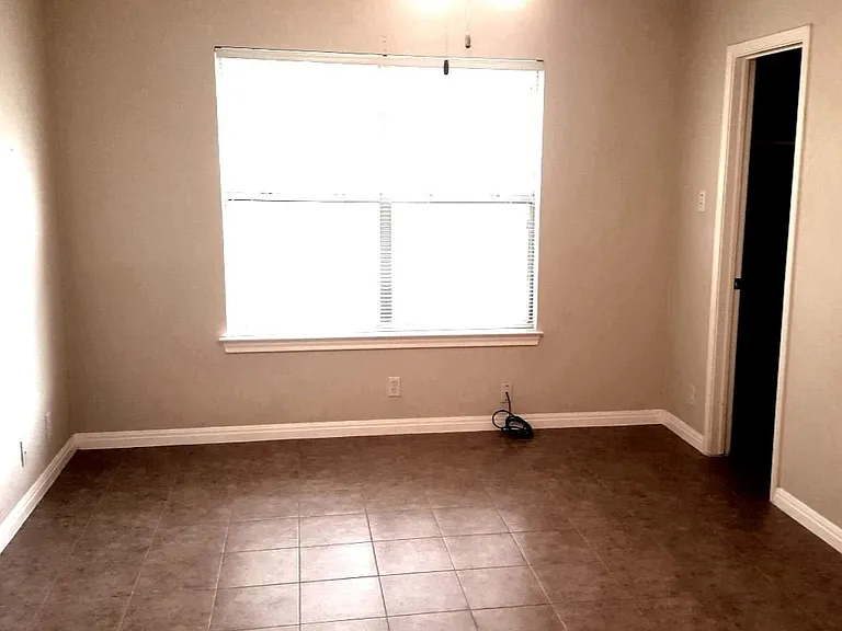 21637 Boggy Ford Rd #B — Photo 10