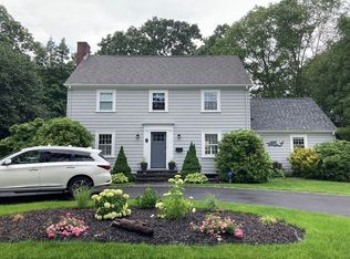 4 Woodford Rd, Barrington, RI 02806
