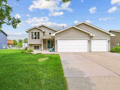 2708 94th Ave N, Brooklyn Park, MN, 55444