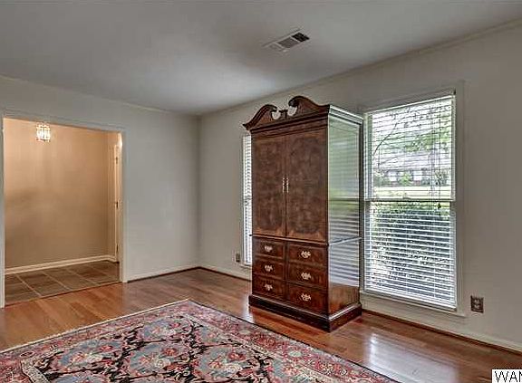 5th image of 357 Riverdale Dr