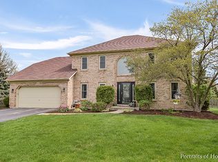 40 Ascot Ln, Aurora, IL 60504