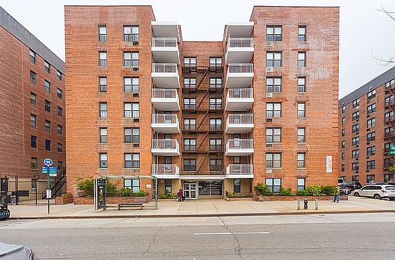 2nd image of 3205 Emmons Ave APT 5J