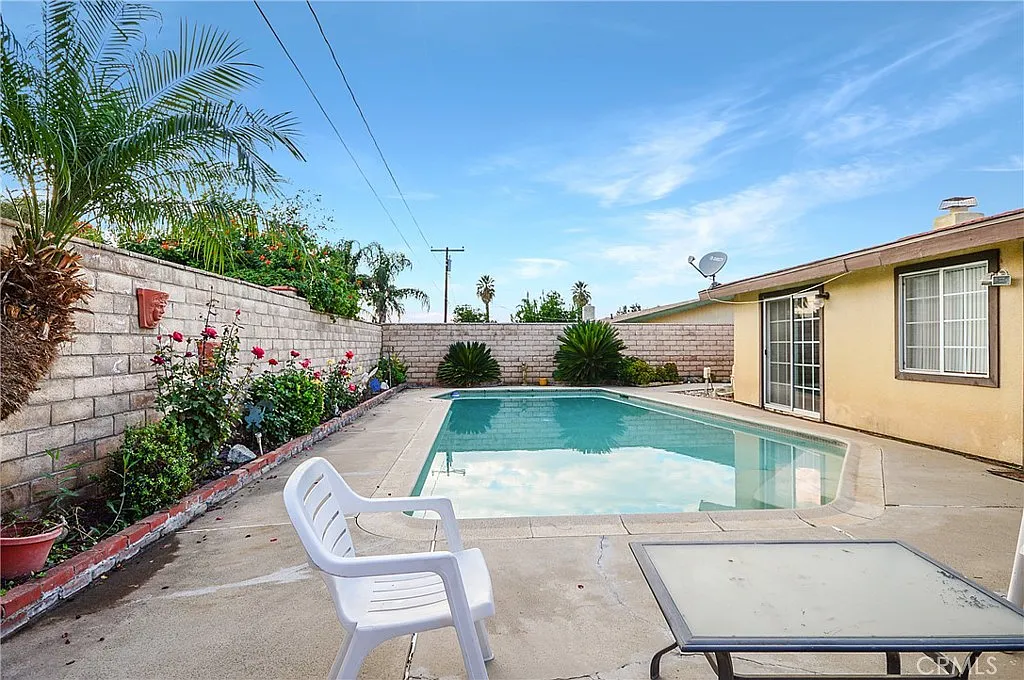 3 bed, 1462 sqft, $3,300 — Photo 1