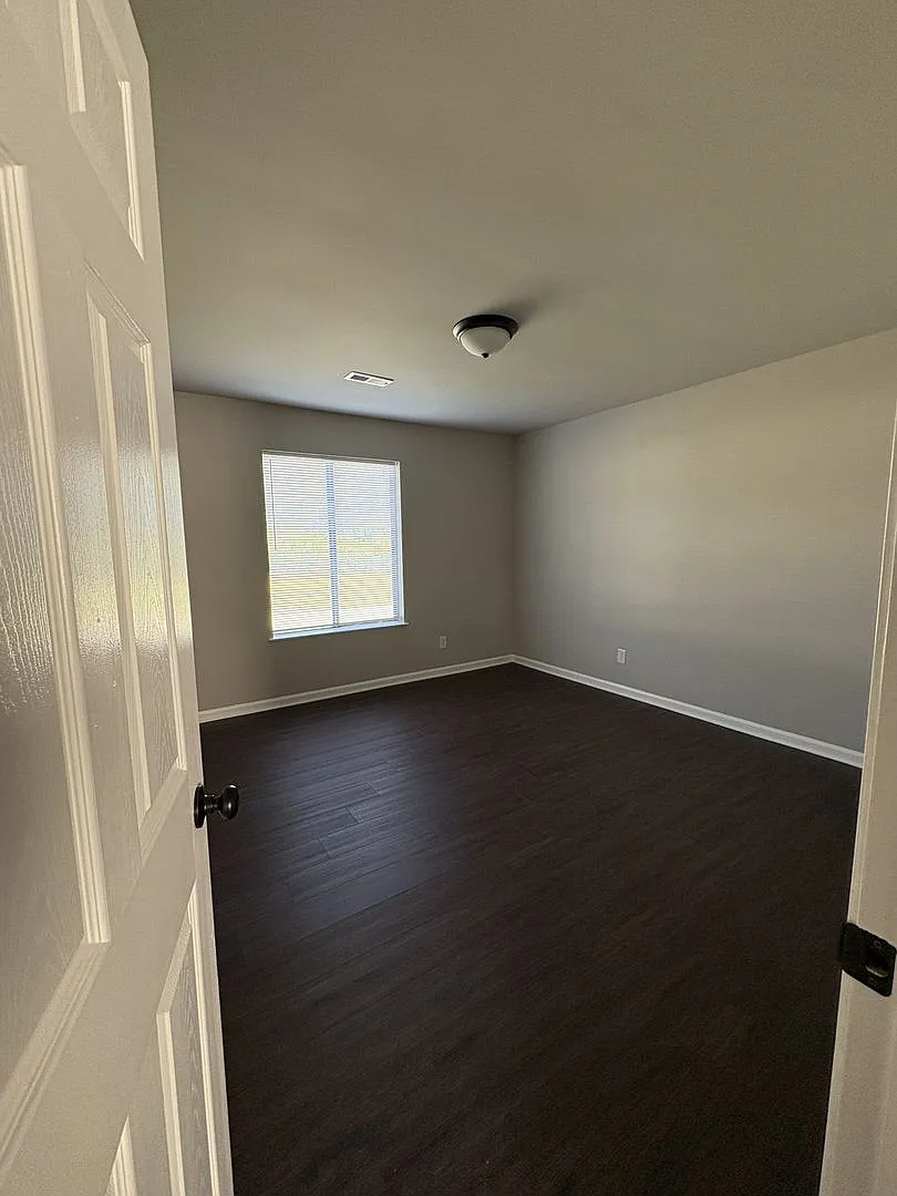 Park Village Apartments — Photo 4