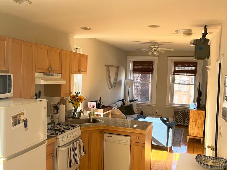 70 Joy St #15 — Photo 10