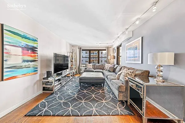 Sold by Sotheby's International Realty | media 1