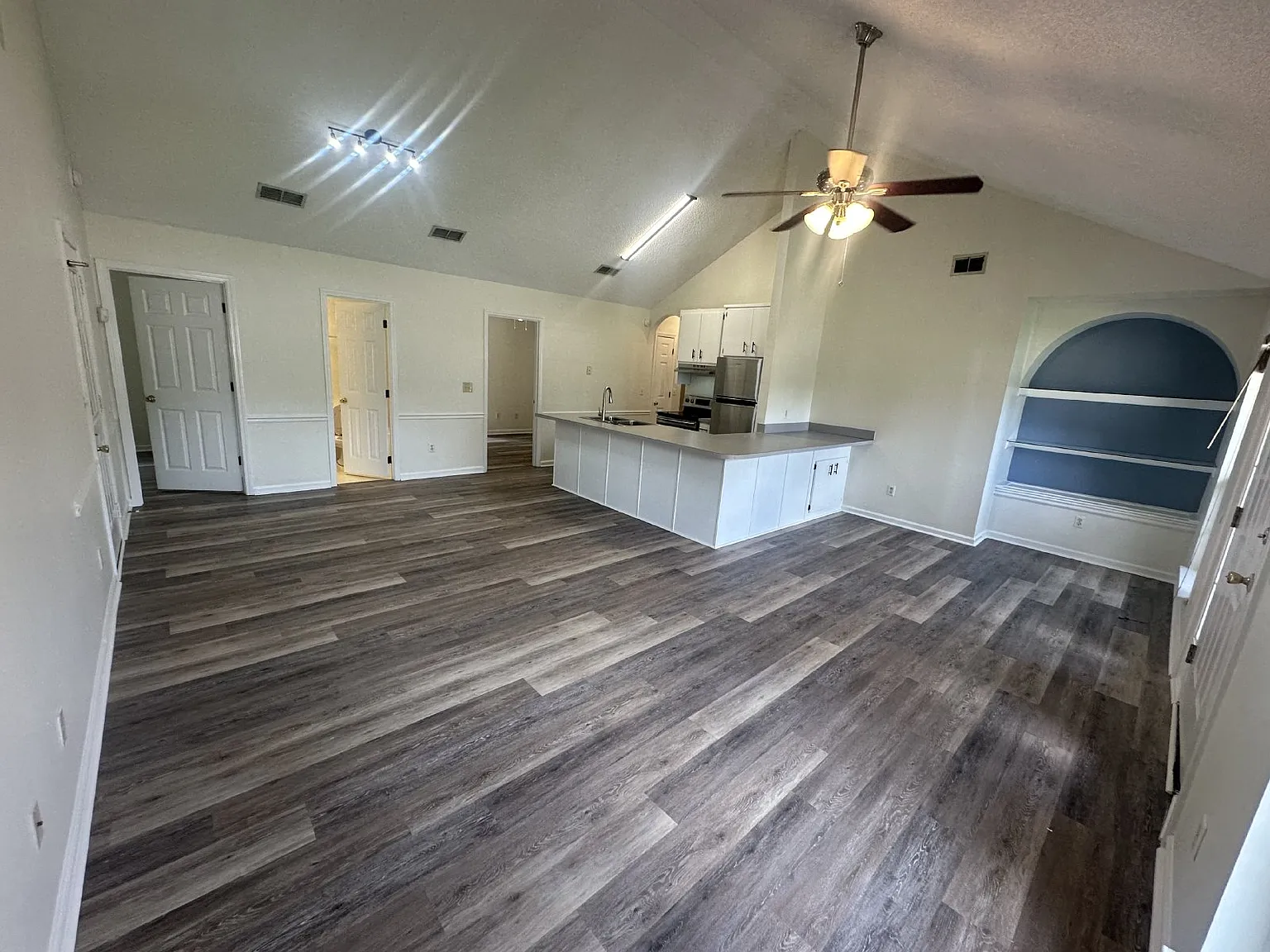 4 bed, 2.0 bath, 1248 sqft, $1,650 — Photo 2