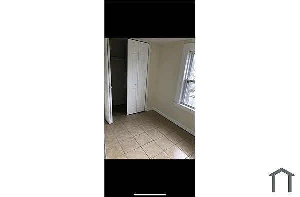 Building Photo - 740 Brooks St #2