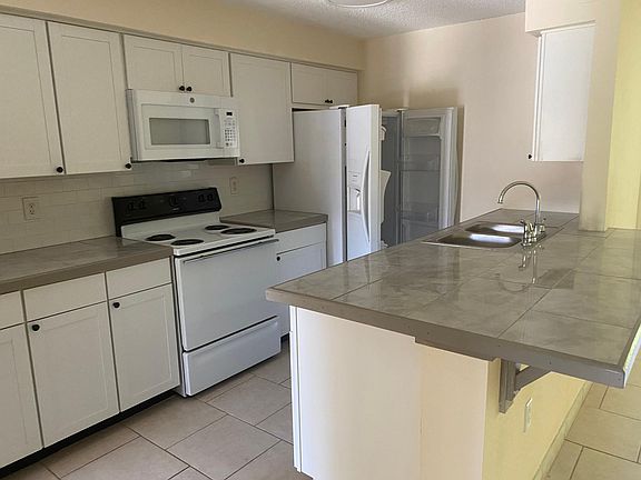 2/1 kitchen