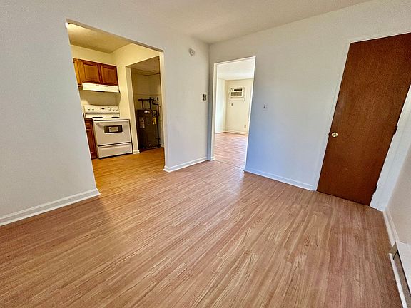 5th image of 190 Macey Ave #7