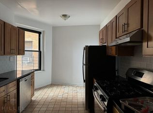 36-14 165th St #3NG, Flushing, NY 11358