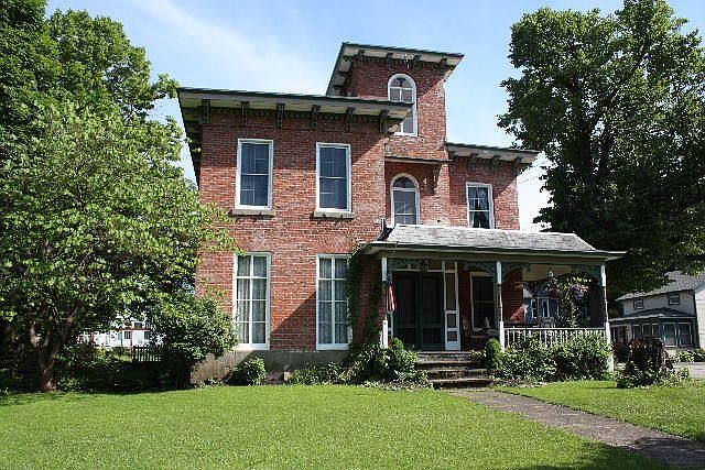1st image of 34 Washington St