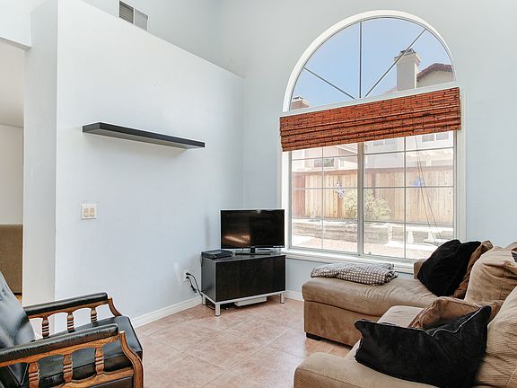 5th image of 44680 Ashbury Pl