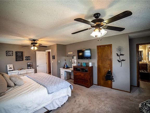 5th image of 108 Hayes Dr