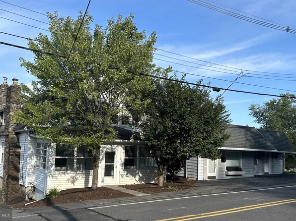 5 N Pioneer Ave, Shavertown, PA 18708