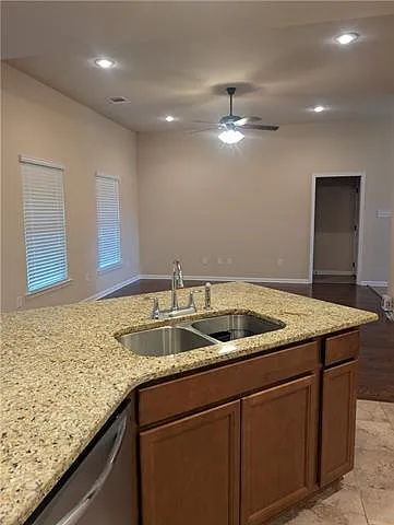 734 Red Pine Dr — Photo 7