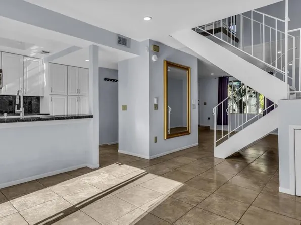 266 E Via Escuela Unit G, Palm Springs, CA 92262