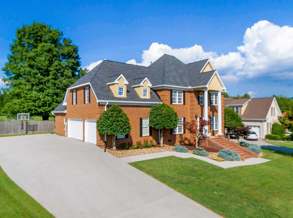2nd image of 7340 Emory Pointe Ln