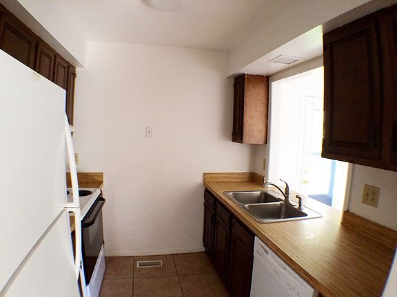 4th image of 2953 Thames Ln