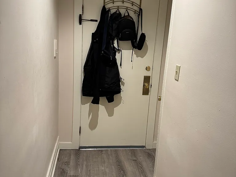 27 S Goodman St #9 — Photo 2