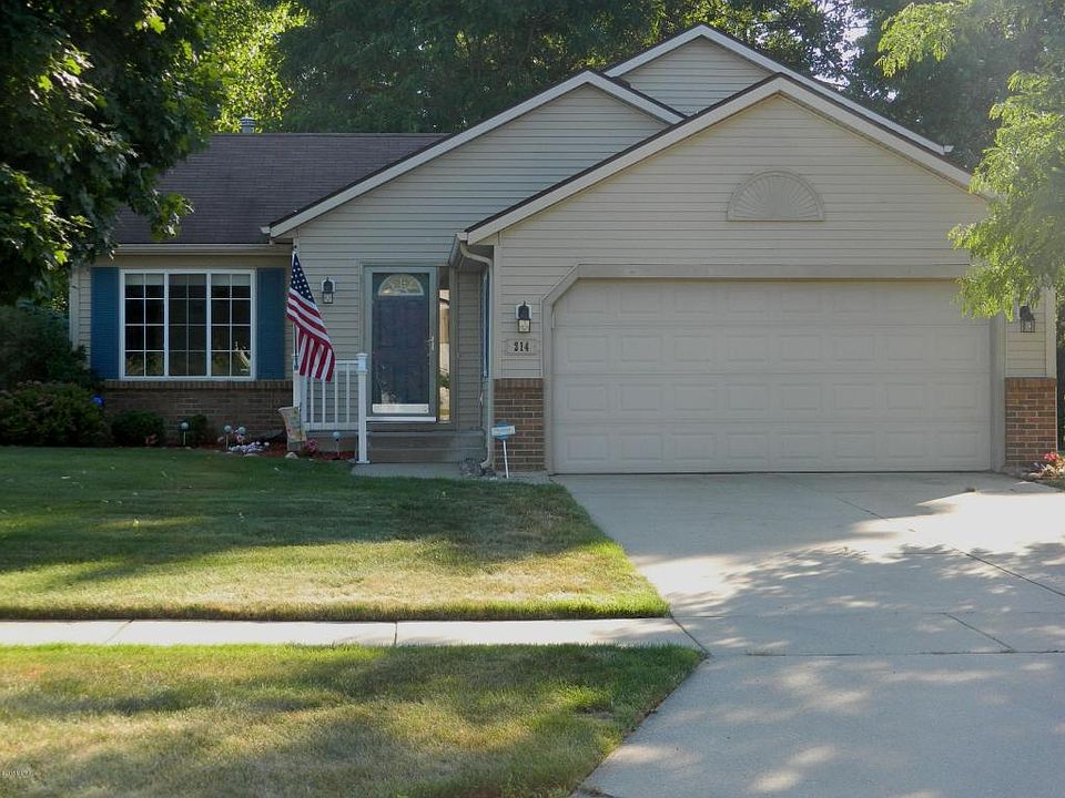 1st image of 214 Riverwood Dr