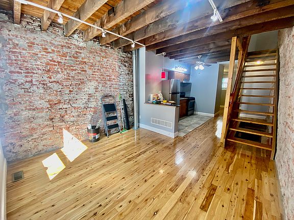 4th image of 2027 S Watts St