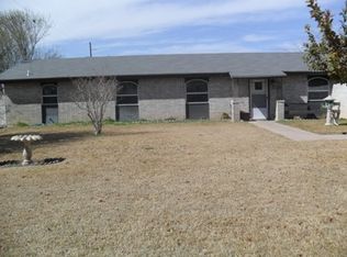 200 Meandering Way, Del Rio, TX 78840
