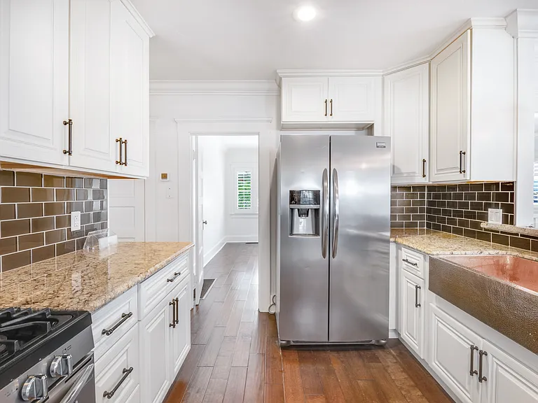 3375 Herman Ave — Photo 9