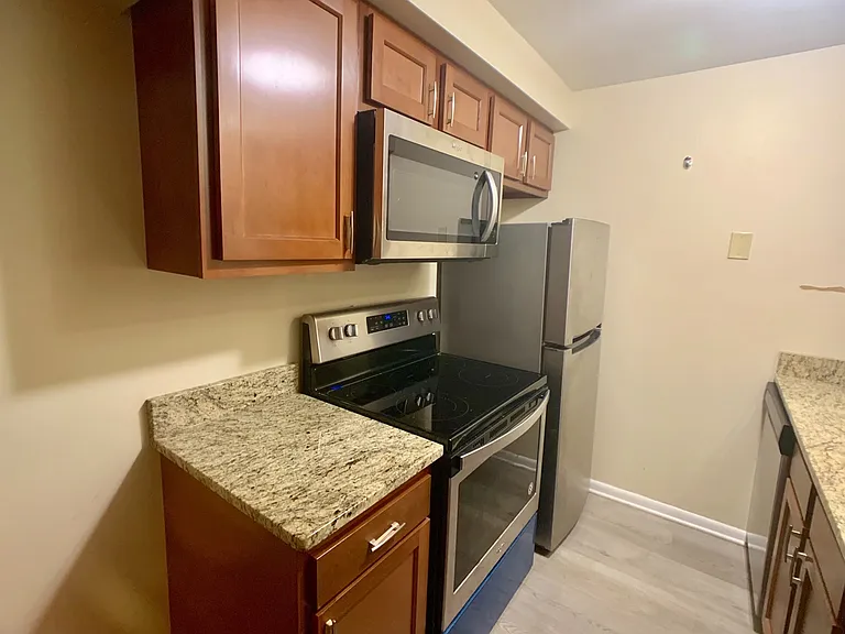 2703 Voelkel Ave — Photo 3