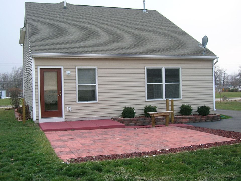 2nd image of 1145 Lake Forest Dr