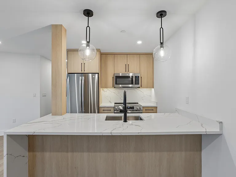 325 Manville Rd #201 — Photo 7