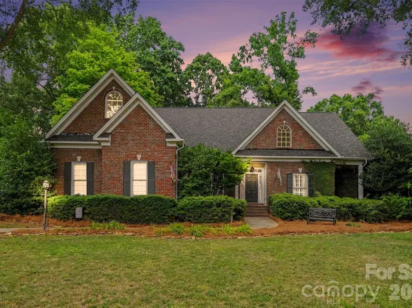 1484 Summit View Dr, Rock Hill, SC 29732